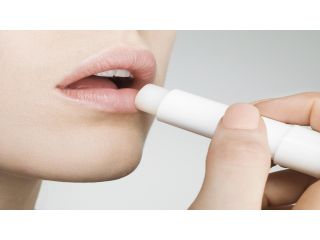 اسباب تشقق الشفاه